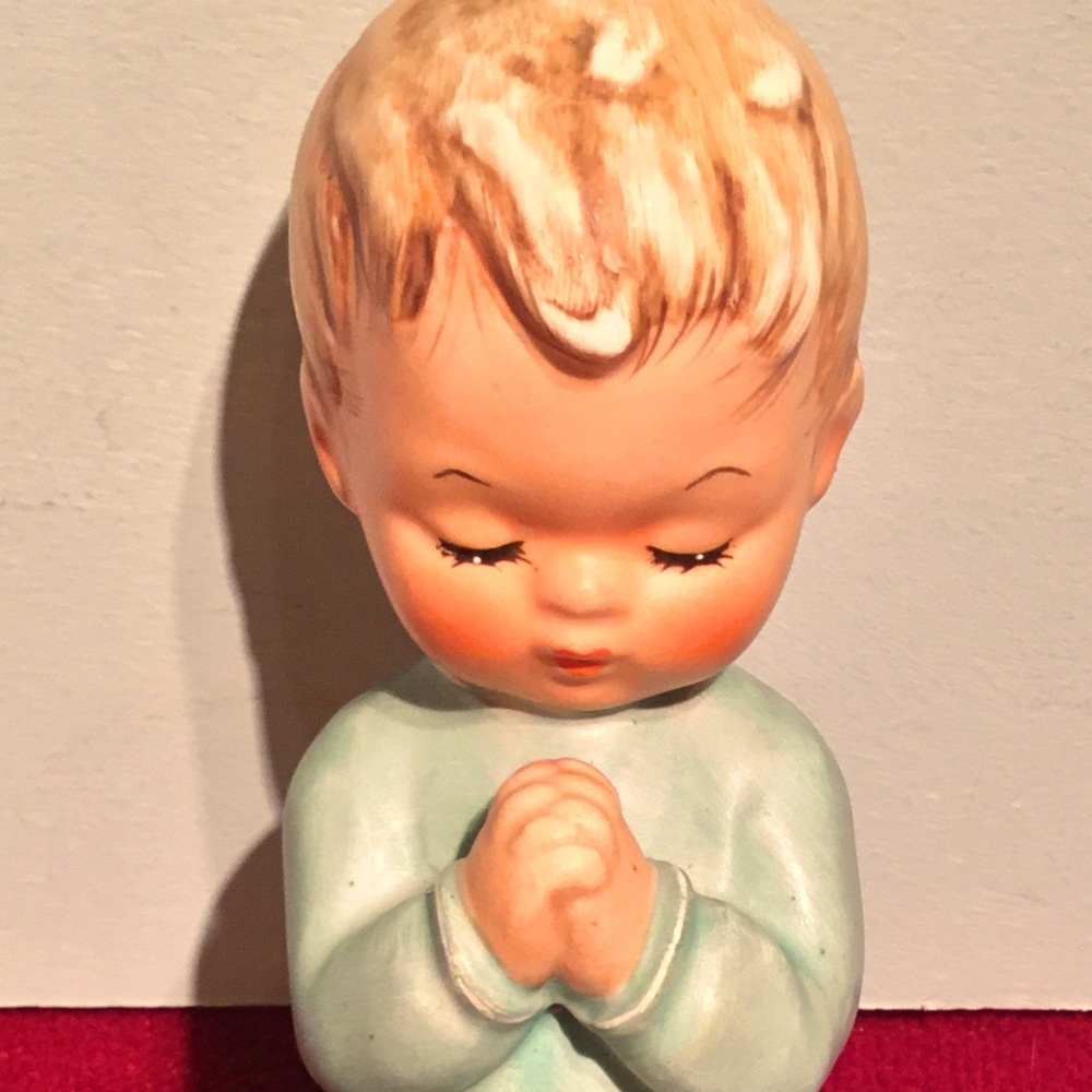 CHILD AT PRAY HUMMEL BY GOEBEL MADE IN WEST GERMANY.